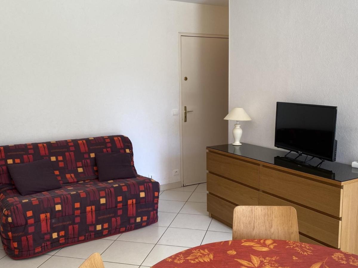 Cabourg : Studio Rez-De-Jardin Proche Plage, Animaux Acceptes, Tv, Wi-Fi Optionnel - Fr-1-487-331 Eksteriør billede