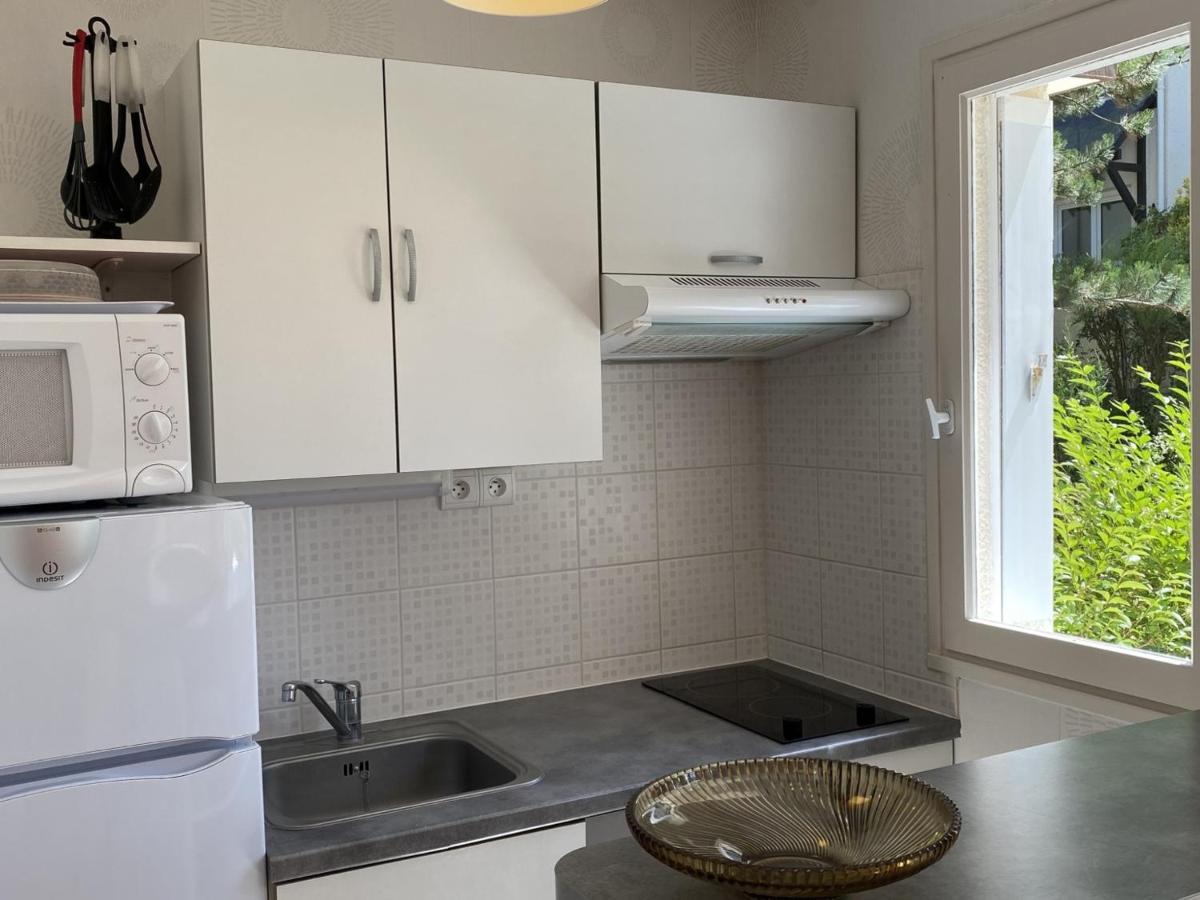 Cabourg : Studio Rez-De-Jardin Proche Plage, Animaux Acceptes, Tv, Wi-Fi Optionnel - Fr-1-487-331 Eksteriør billede